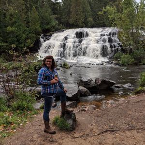 Meet your Posher, Joleen